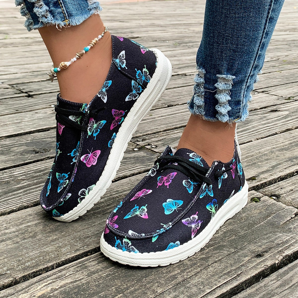 Printed Round Toe Flat Sneakers